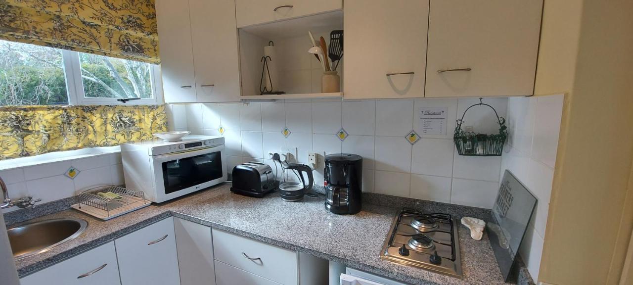 Roosboom Guest Apartments Somerset West Ngoại thất bức ảnh
