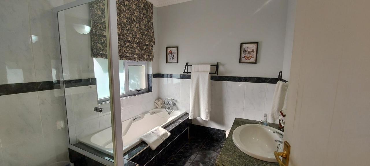 Roosboom Guest Apartments Somerset West Ngoại thất bức ảnh